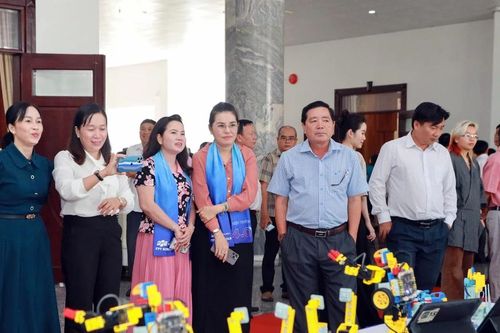 Hậu Giang: Hơn 400 hiệu trưởng cập nhật kiến thức về AI