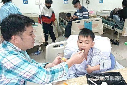 Thương cậu học trò người Tày mắc bệnh máu khó đông