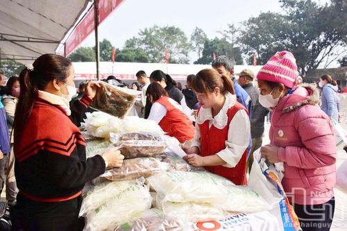 Huy động nhiều nguồn lực giúp hộ nghèo