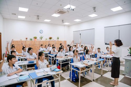 Trường học hạnh phúc: 'Bài toán khó' khi phụ huynh 'nặng' thành tích