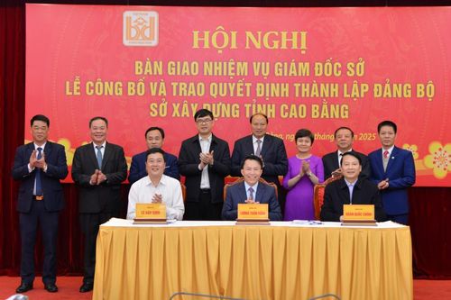 Hội nghị bàn giao nhiệm vụ giám đốc Sở và công bố thành lập Đảng bộ Sở Xây dựng