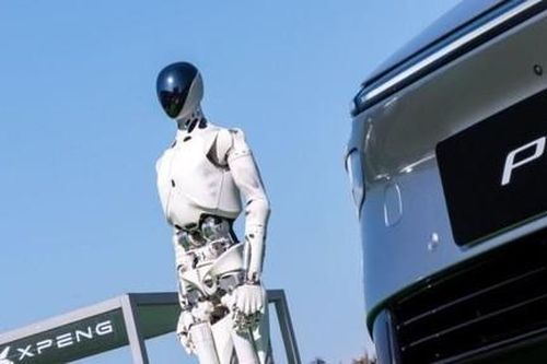 Xe bay, robot hình người được công ty Trung Quốc sản xuất hàng loạt