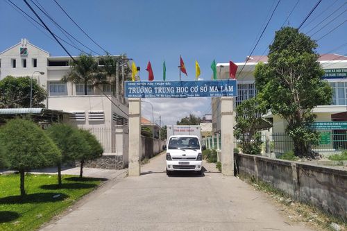 Đình chỉ học sinh nữ đánh nhau trong trường học ở Bình Thuận