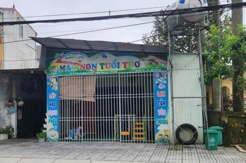 Bé trai 15 tháng tuổi bị ô tô cán chết: Cô giáo quên đóng cửa sau khi đón trẻ