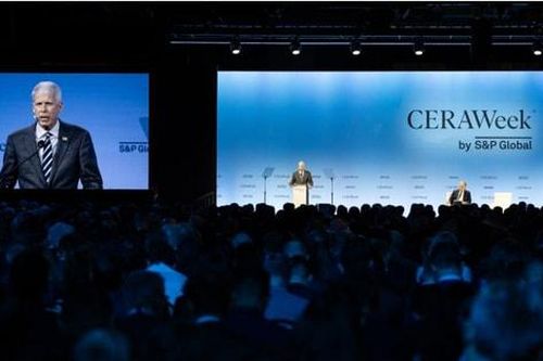 Bất ổn thị trường năng lượng phủ bóng diễn đàn CERAWeek