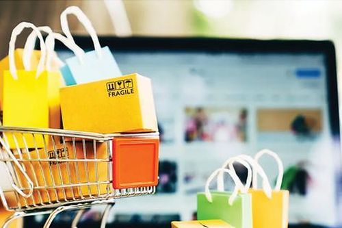 Shopee ra chính sách tính phí mới, cả người bán và người mua đều bị ảnh hưởng