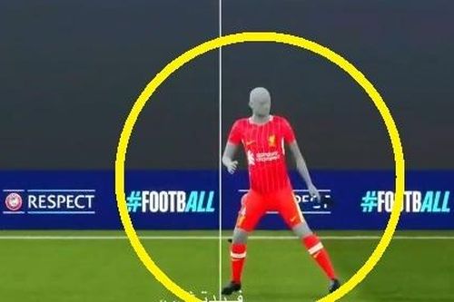Tranh cãi trong ngày Liverpool bị loại