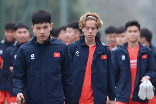 Viktor Lê vẫn nói chuyện bằng tiếng Anh ở U22 Việt Nam