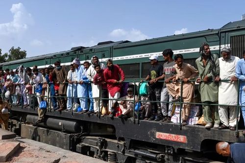 Nổ súng tấn công tàu hỏa chở 400 hành khách tại Pakistan