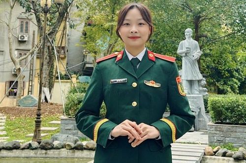 'Bóng hồng' duy nhất trong số 10 gương mặt trẻ tiêu biểu toàn quân