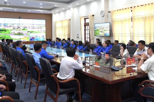 Đoàn công tác Trường Chính trị tỉnh Cà Mau nghiên cứu thực tế tại Vùng 5 Hải quân