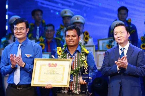 Công bố 100 cán bộ Đoàn nhận 'Giải thưởng Lý Tự Trọng năm 2025'