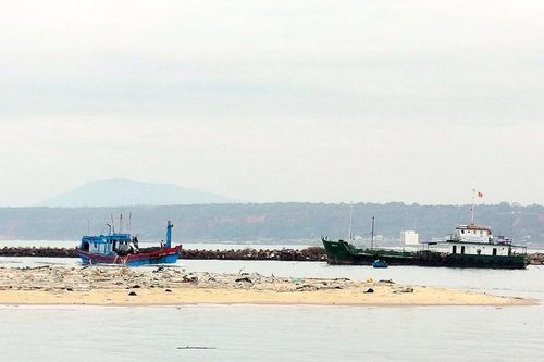 Cửa biển Phan Thiết đang bị bồi lấp nghiêm trọng