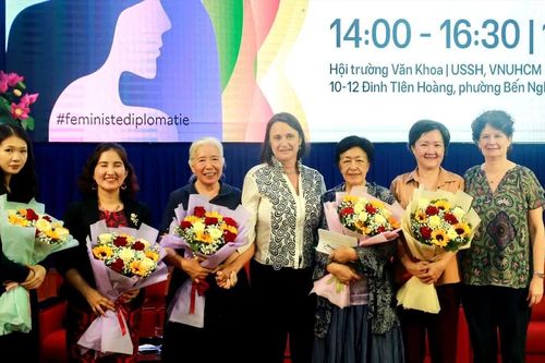 Những người phụ nữ 'ngược dòng định kiến'