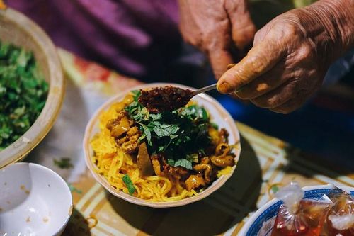 Foodtour ẩm thực Huế nên 'thẩm' món gì?