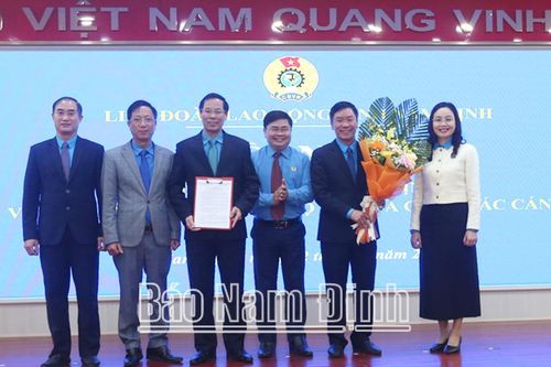 Liên đoàn Lao động Nam Định giải thể loạt công đoàn các ngành