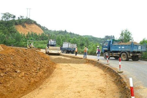TP Huế: Nỗ lực xóa 'điểm đen' tai nạn giao thông trên QL49