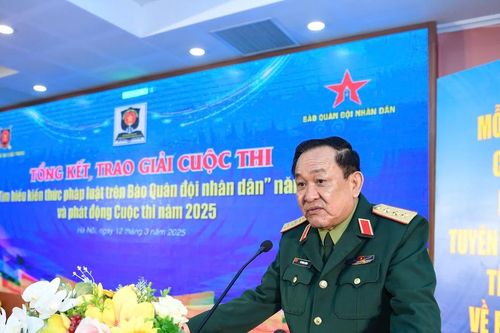 Trao giải Cuộc thi trực tuyến 'Tìm hiểu kiến thức pháp luật'