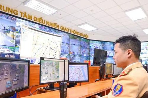 Nhật ký giờ cao điểm tại nơi gác dòng chảy giao thông Hà Nội