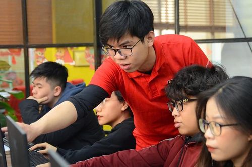 Dùng AI viết game, kiếm tiền có phải chuyện xa vời?
