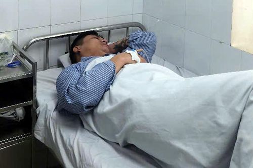 Tài xế taxi G7 bị đánh nhập viện đang chờ được giám định thương tích