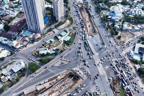 Chủ tịch TPHCM kiểm tra dự án nút giao 3.400 tỷ đồng, đề nghị gỡ vướng mặt bằng