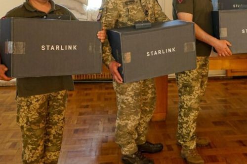Ba Lan mua thêm 5.000 thiết bị Starlink cho Ukraine