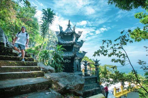 Quy hoạch 4 tuyến cáp treo và 4 tuyến đường sắt lên đỉnh núi Chứa Chan