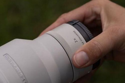 Sony công bố bộ đôi ống kính ngàm E mới, có siêu zoom 800mm