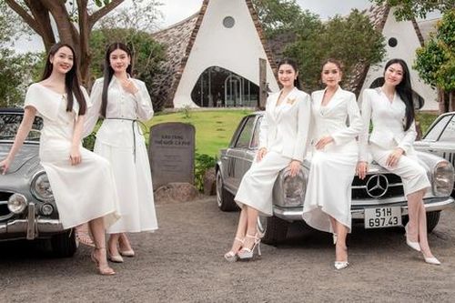 Dàn xe cổ hàng hiếm của ông Đặng Lê Nguyên Vũ tề tựu tại Buôn Ma Thuột