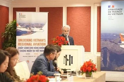 Vì sao Việt Nam cần phát triển vận tải hàng không chặng ngắn?