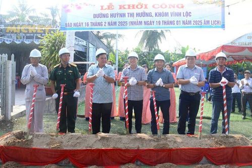 Xã hội hóa xây cầu, làm đường nông thôn ở Châu Phú