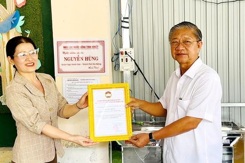 Bí thư Huyện ủy Tri Tôn vận động hỗ trợ máy lọc nước cho 4 trường học trên địa bàn huyện Tri Tôn và TX. Tịnh Biên