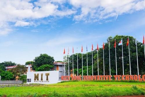 3 ngàn học sinh trải nghiệm tại Trường đại học Công nghệ Miền Đông