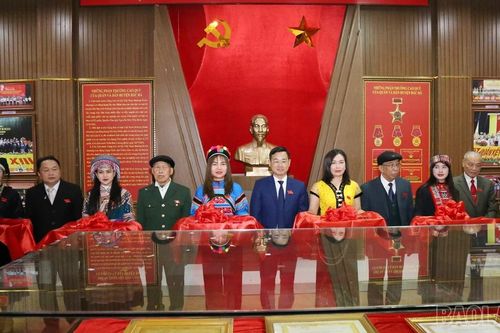 Khánh thành Phòng truyền thống Đảng bộ huyện Bắc Hà và ra mắt các ấn phẩm chào mừng
