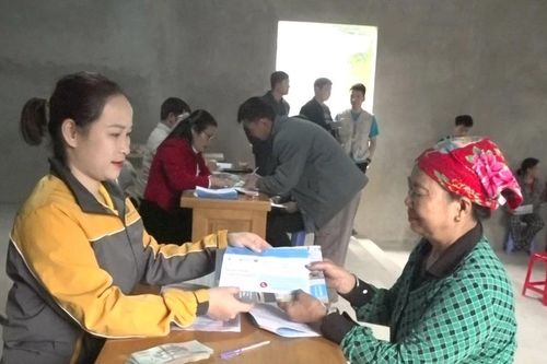 Quỹ Nhi đồng Liên hợp quốc Việt Nam trao gần 600 suất quà cho hộ dân tại Bảo Yên