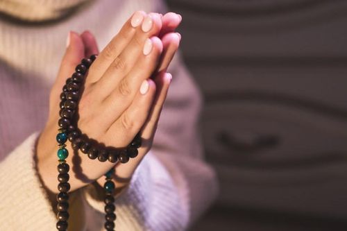 Già trẻ đều tu niệm được