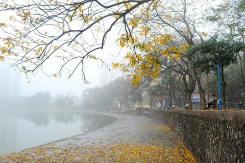 Miền Bắc tiếp tục mưa phùn và sương mù, trời nồm ẩm