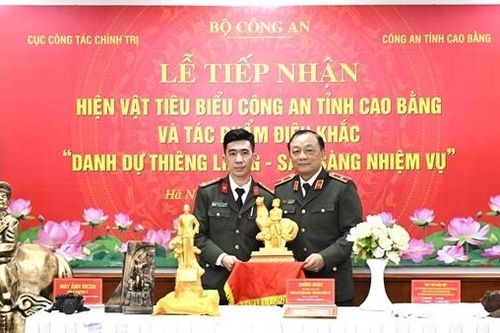 Bảo tàng CAND tiếp nhận nhiều hiện vật đặc biệt của Công an tỉnh Cao Bằng