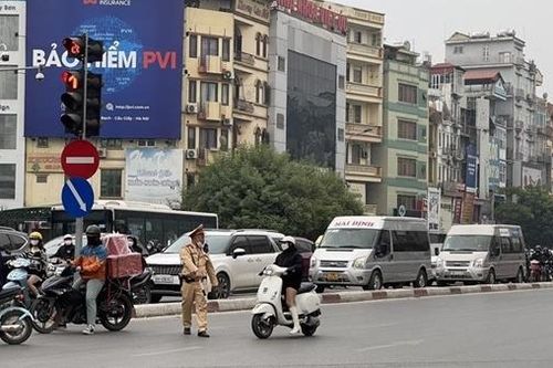 Hà Nội: Rà soát sửa chữa, thay thế hơn 1.200 bộ đèn tín hiệu giao thông