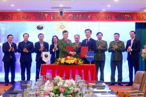 Triển khai dịch vụ xác thực điện tử qua VNeID tại Ngân hàng Sacombank