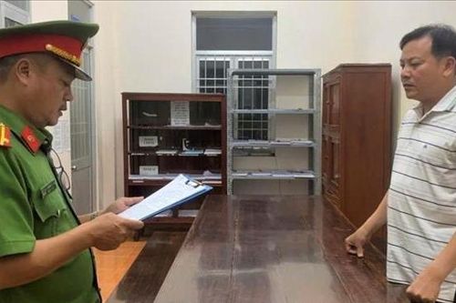 Tạm giam hai cựu cán bộ ngân hàng tại Cà Mau