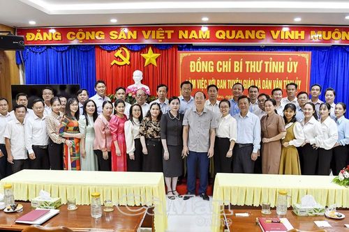 Thay đổi tư duy, đổi mới phương pháp làm việc trong tình hình mới