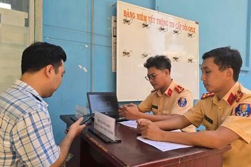 Công an TPHCM: Hướng dẫn thủ tục cấp, đổi giấy phép lái xe cho người nước ngoài