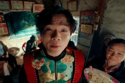 Món ăn mà Tuấn Cry ăn ngon lành trong MV Bắc Bling khiến nhiều người tò mò tranh cãi, thực sự là gì?