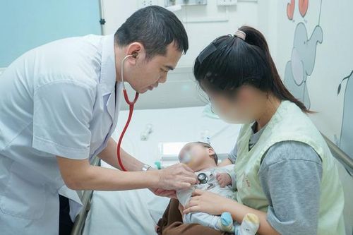 Phẫu thuật ít xâm lấn cứu bé 3 tháng tuổi bị thông sàn nhĩ thất bán phần