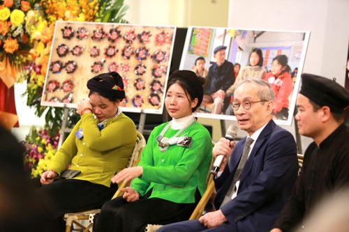 Những bức ảnh kể chuyện Làng Nủ với hành trình hồi sinh từ đau thương