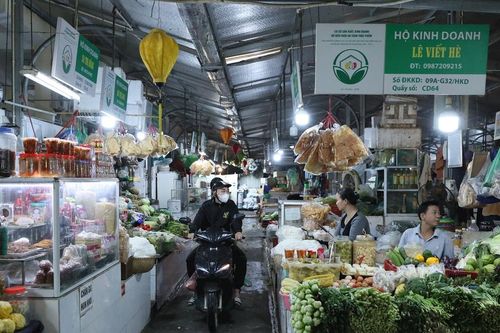 Để chợ truyền thống hút khách