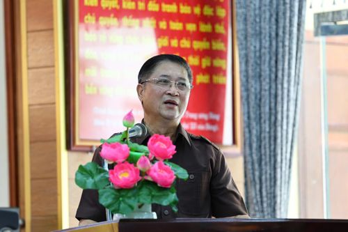 Đi châu Âu làm việc sau 6 tháng học về an ninh phi truyền thống