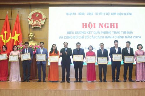 Quận Ba Đình: biểu dương nhiều cá nhân, tập thể trong các phong trào thi đua